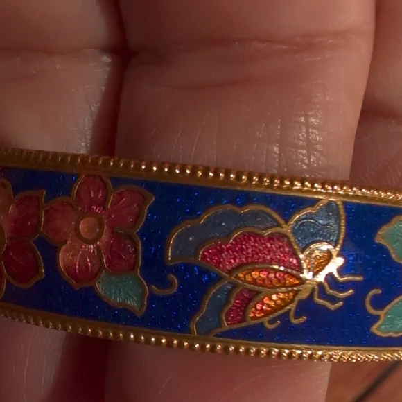 Vintage Floral Enamel Bangle Bracelet And Screw back Earrings with Gold Accents - Picture 9 of 10